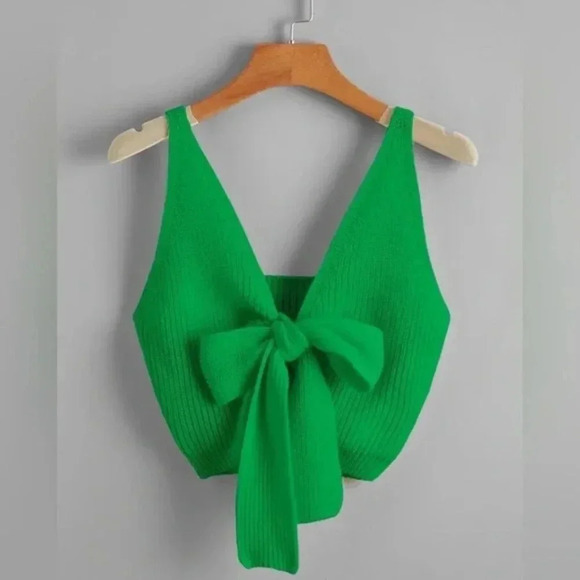 Shein \ Green Knit Bow Front Crop Top – Size M - Picture 1 of 4